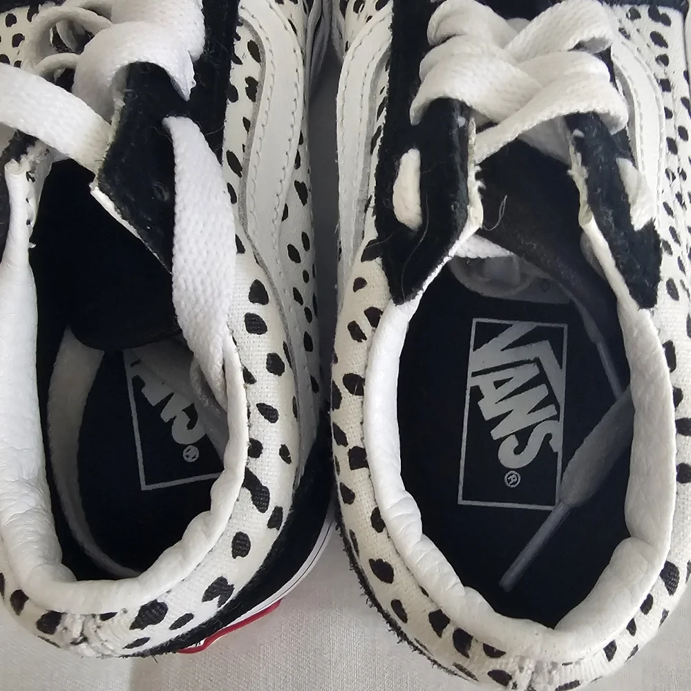 Kids Black and White Spot Low-Top Sneakers - Classic Style